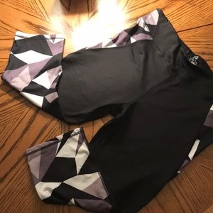 Leggings croppped inseam 18”waist flat 17”